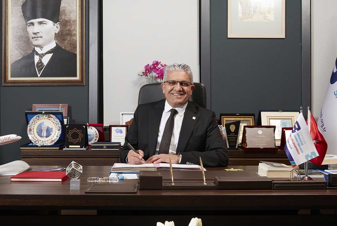 Nadir K Ü P E L İ