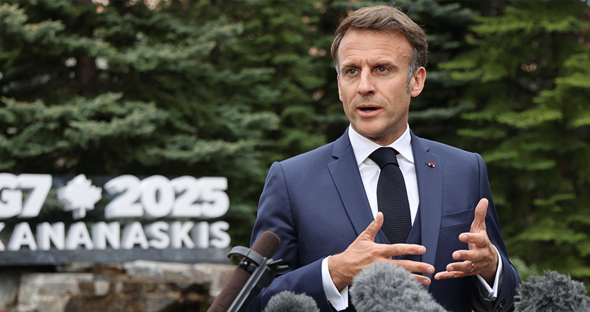 Macron: "İran’da rejim değişikliği Orta Doğu’da kaosa yol açar"