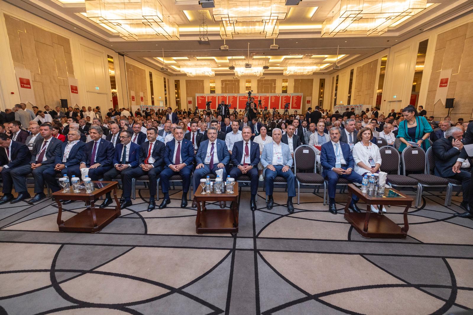 “Halkin İradesi̇ne Sahi̇p Çikmaya Devam Edeceği̇z” (4)