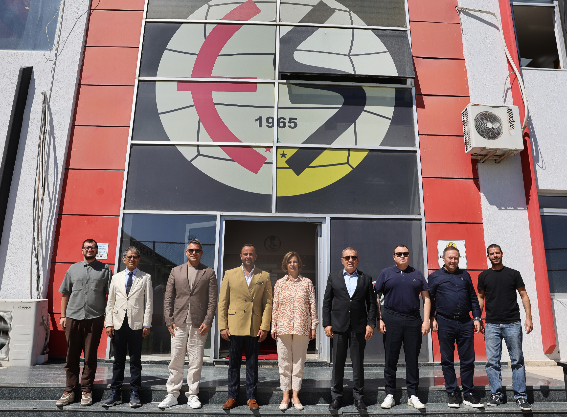 Başkan Ünlüce’den Eski̇şehi̇rspor’a Zi̇yaret (3)