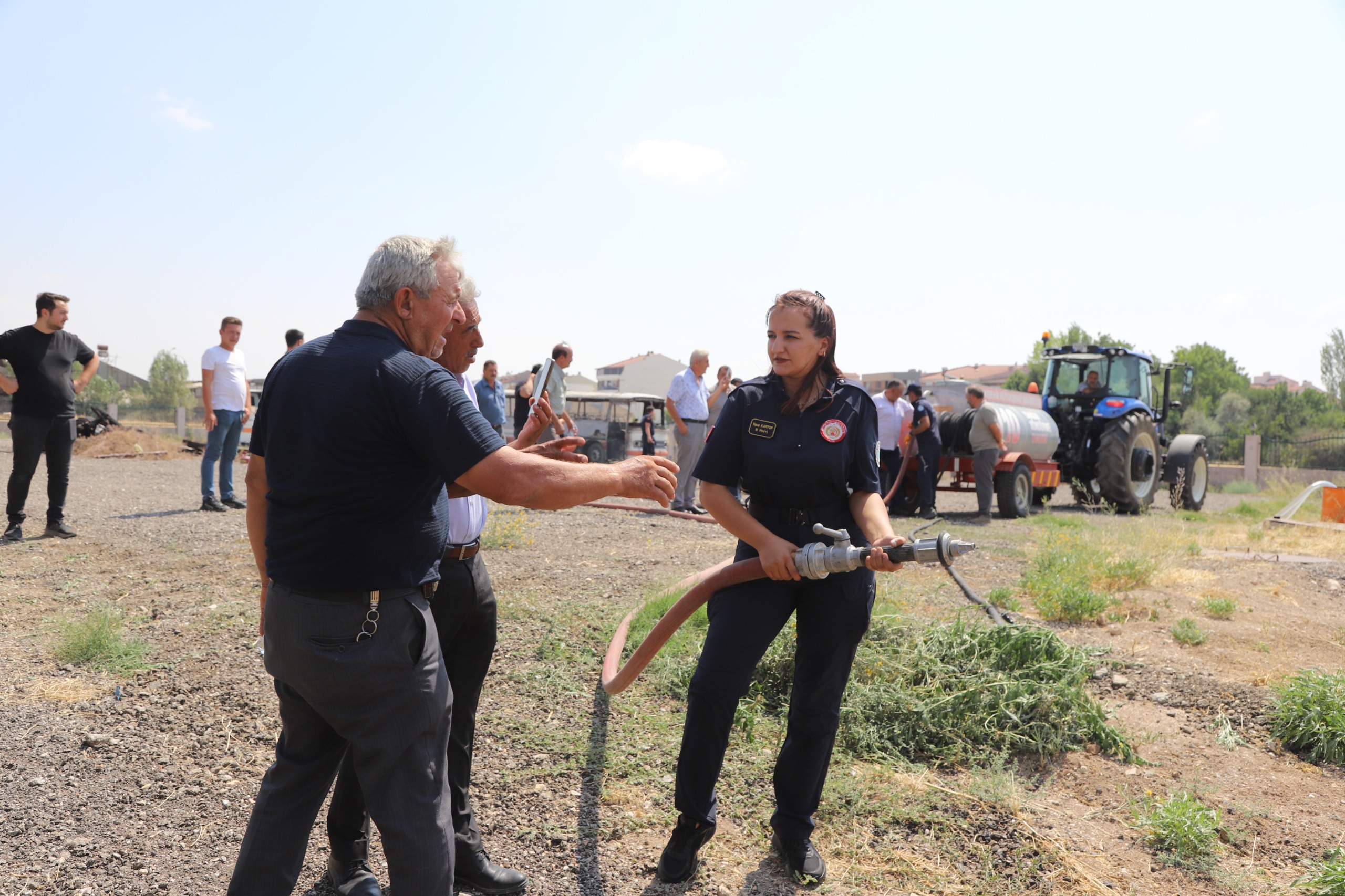 Büyükşehi̇r İtfai̇yesi̇nden Kirsala Yangin Tankeri̇ Eği̇ti̇mi̇ (6)