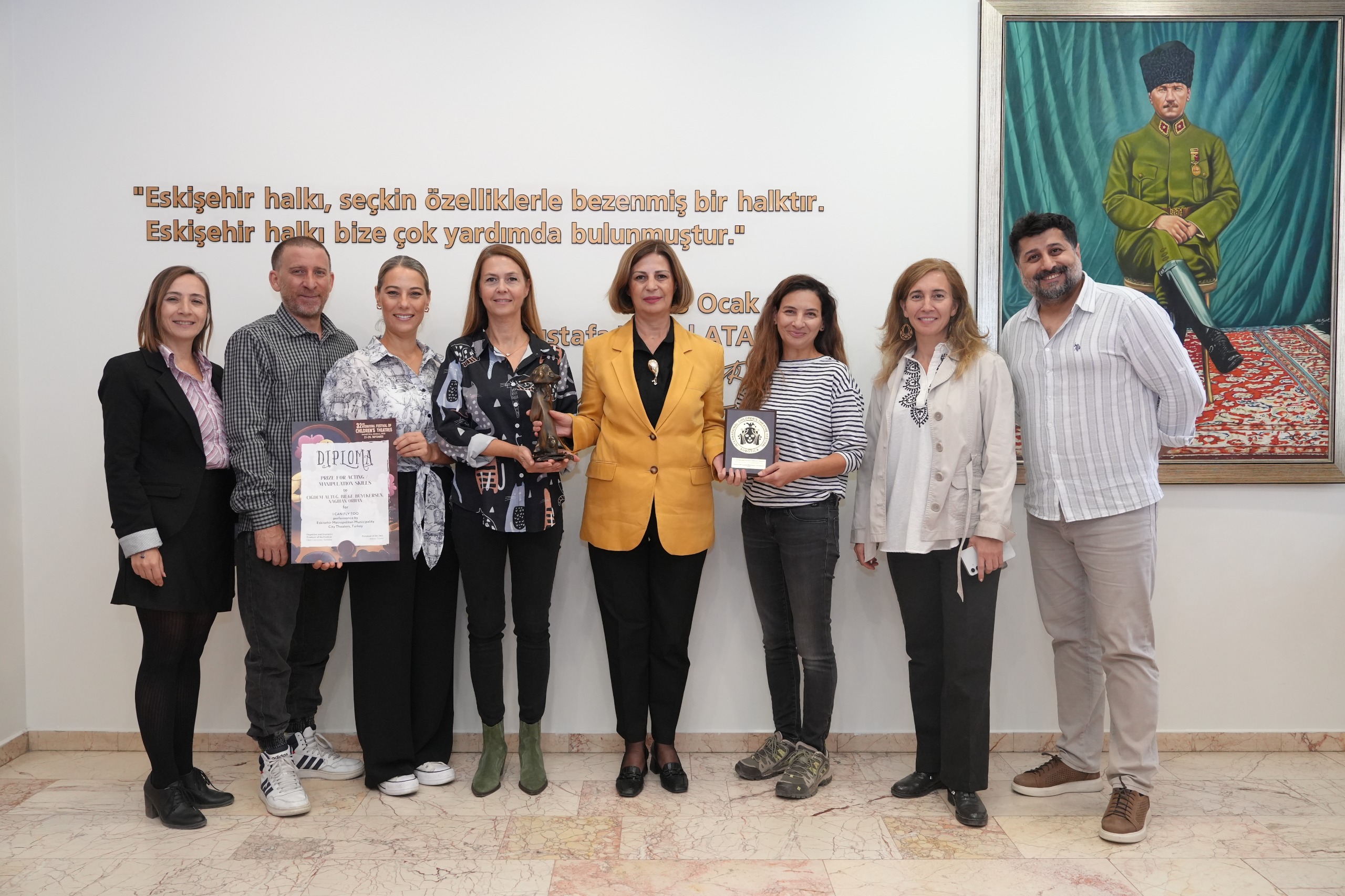 Şehi̇r Ti̇yatrolari Avrupa’nin En Değerli̇ Festi̇vali̇nden Ödülle Döndü (1)