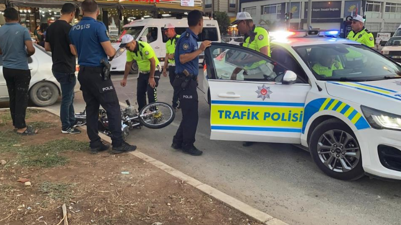 Tır motosiklete çarptı: 1 ölü, 1 yaralı
