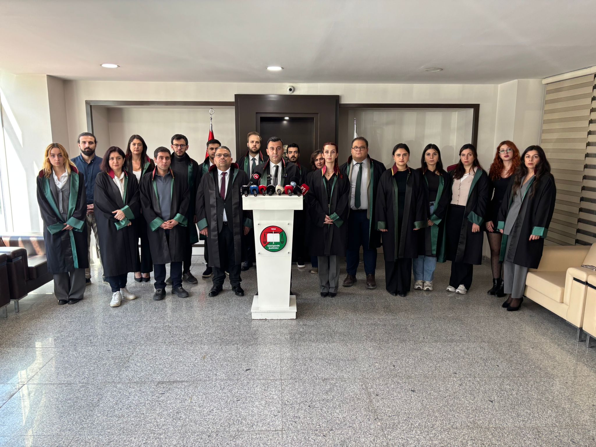 16765B6B 88F7 4237 B782 Dd54D9B46Fb3