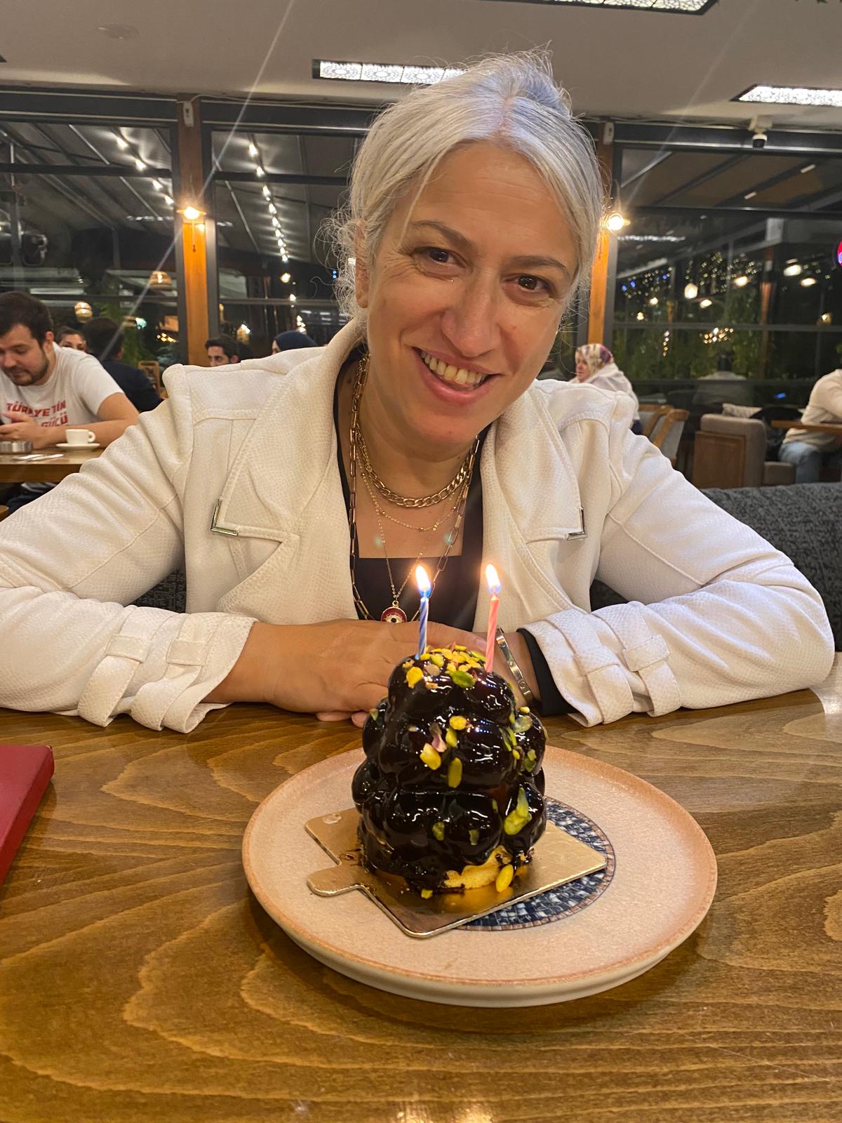 62Fb4B4E E391 4E03 9Da2 157F7E600B49