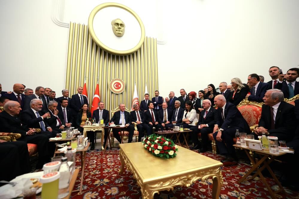 Cumhurbaşkanı Erdoğan, TBMM'de parti lideriyle buluştu