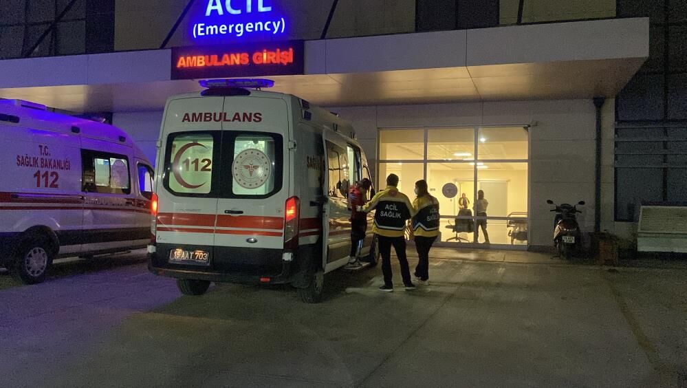 Jandarma aracı ile otomobil çarpıştı: 2'si jandarma 5 kişi yaralandı