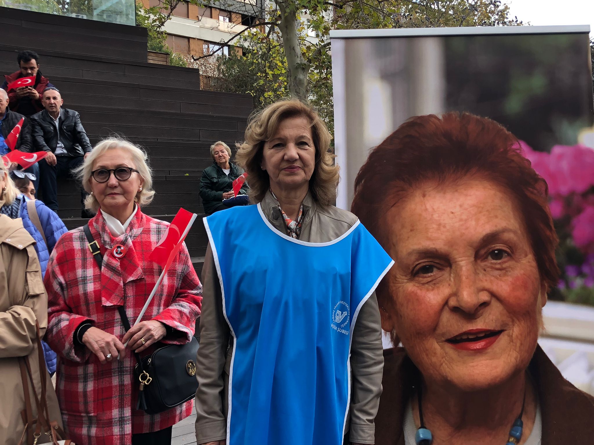 B2427926 Df4A 4A19 8C7E 6A434Cc9Bd51