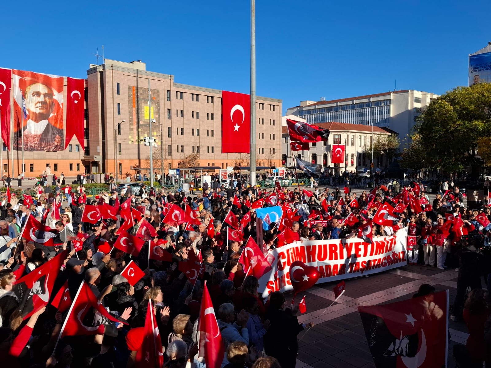 Cdc5E42D 3811 40Da Befc 3Ce1E6D681C8