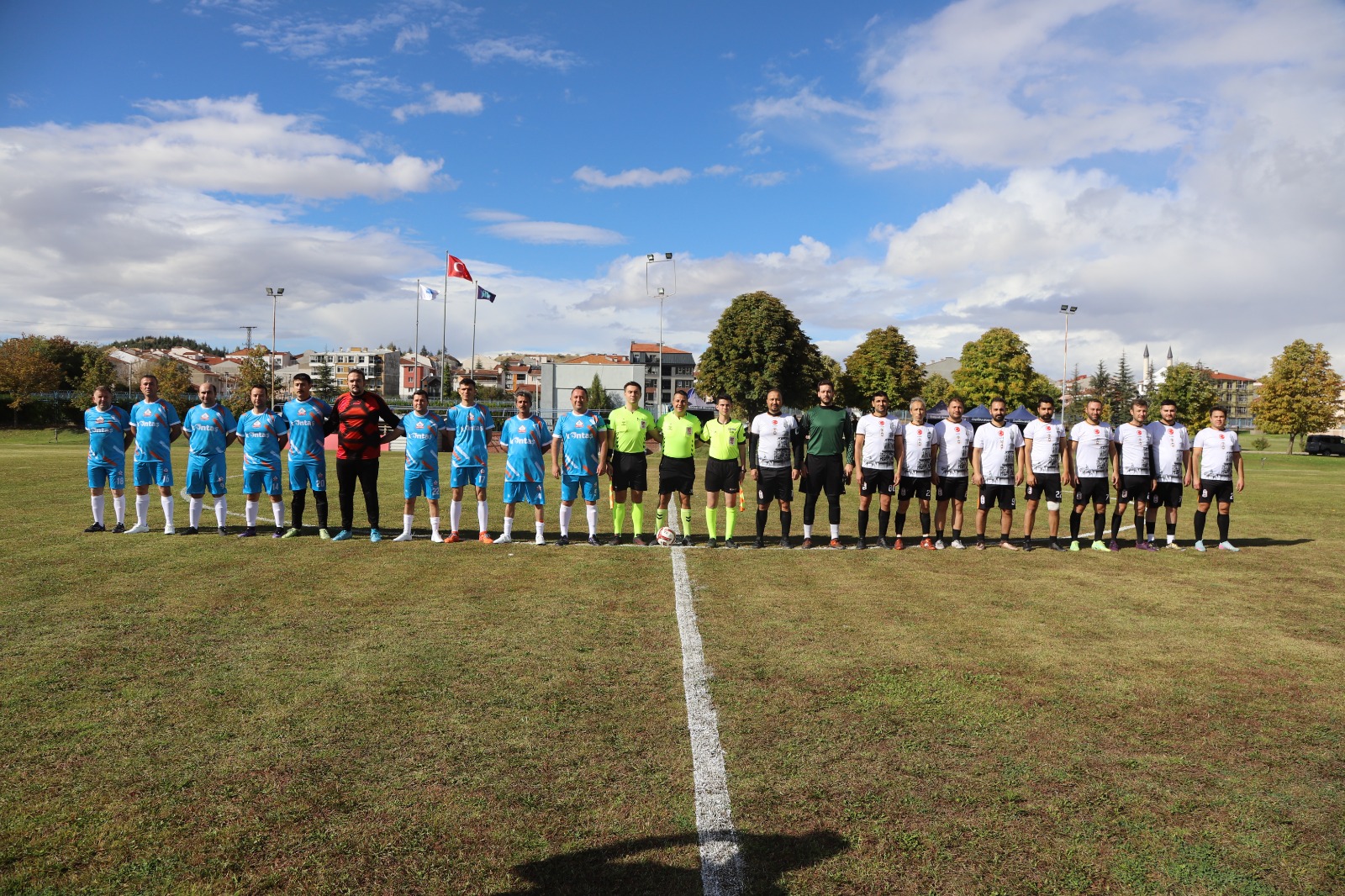 Cumhuri̇yet Kupasi İçi̇n Futbol Turnuvasi Başladi (6)