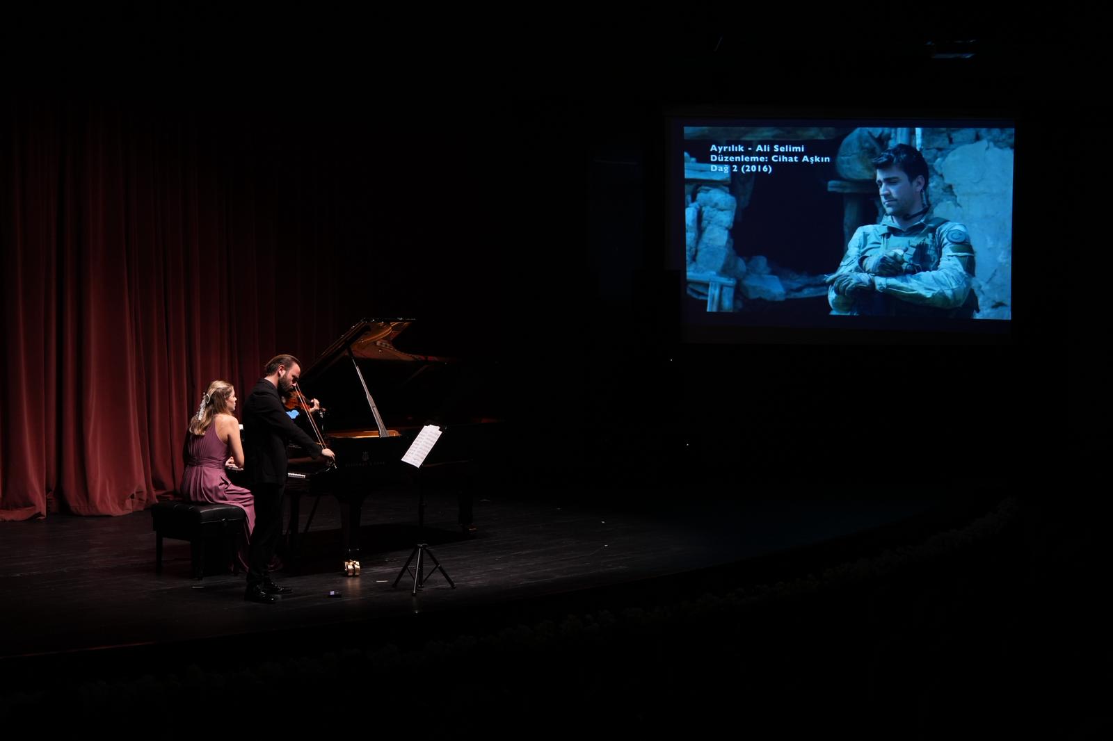 “Fi̇lm Gi̇bi̇ Bi̇r Gece” Oda Müzi̇ği̇ Konseri̇ İzleyi̇ci̇lerle Buluştu (2)
