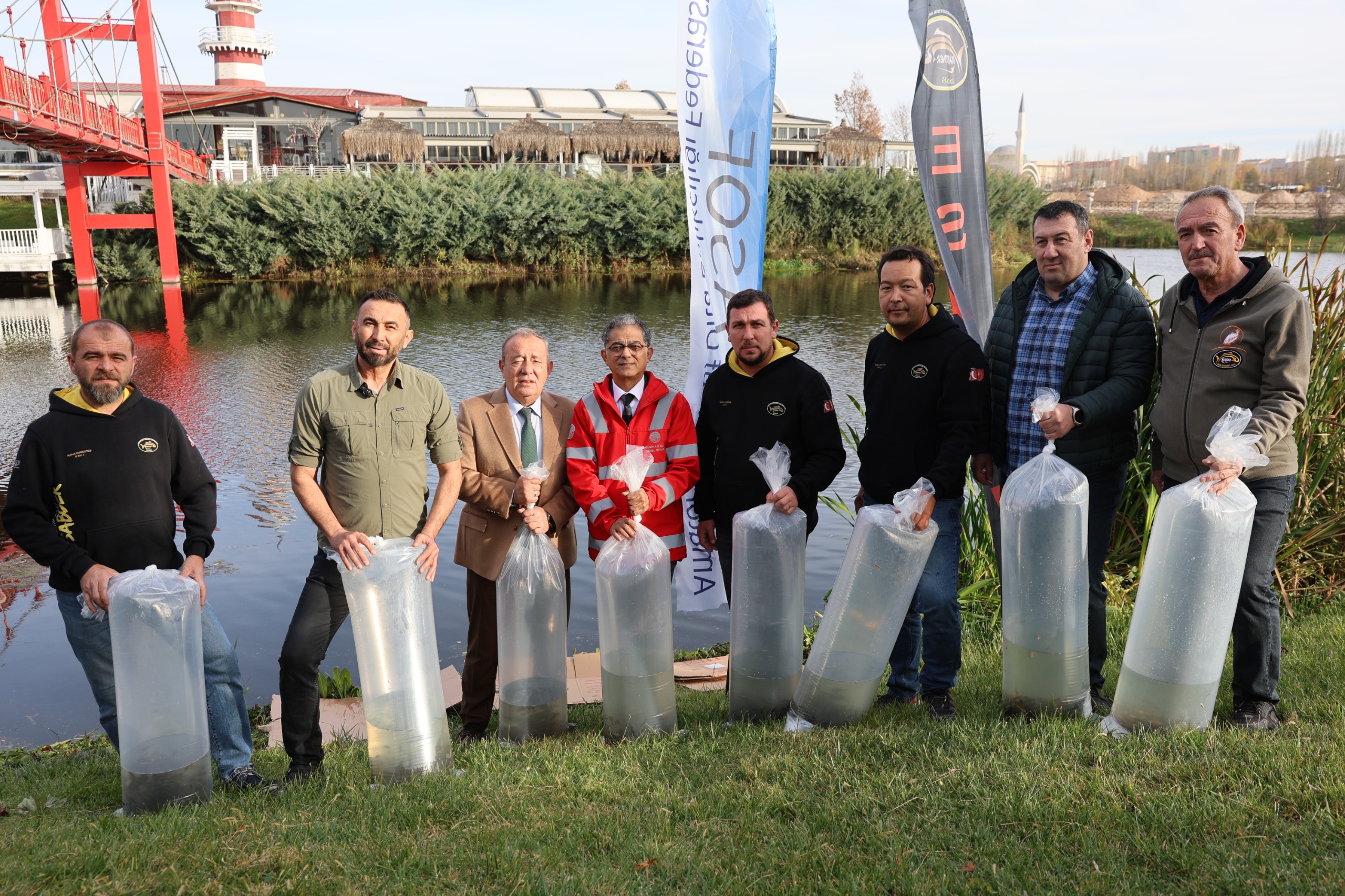 5 Bi̇n Aynali Sazan Doğaya Salindi (1)