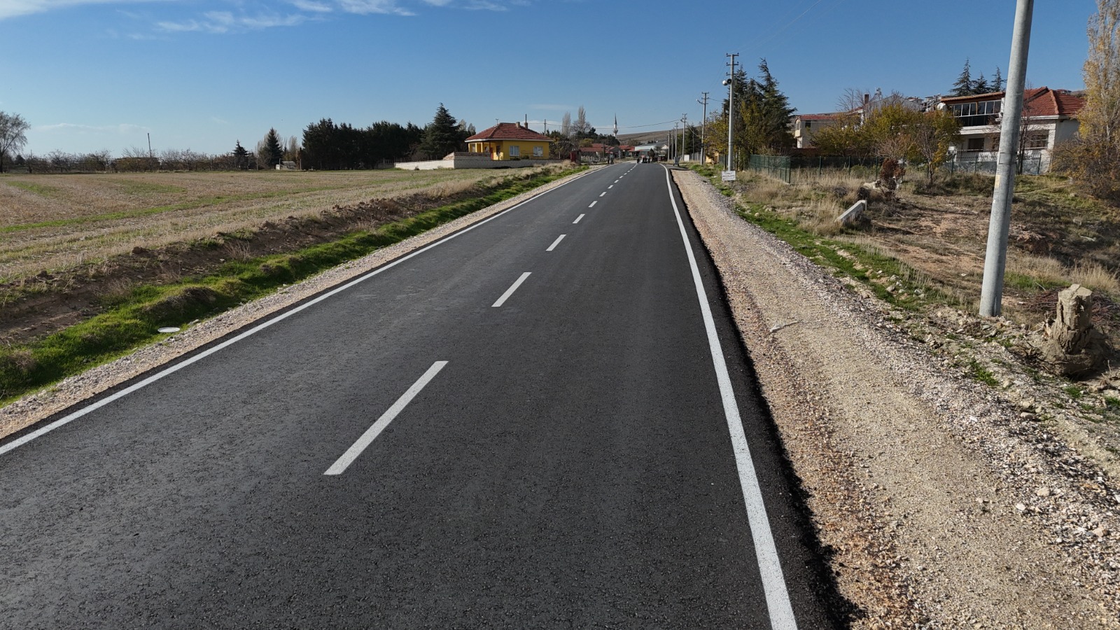 Alinca Emi̇rceoğlu Yolu Yeni̇lenerek Hi̇zmete Açildi (2)