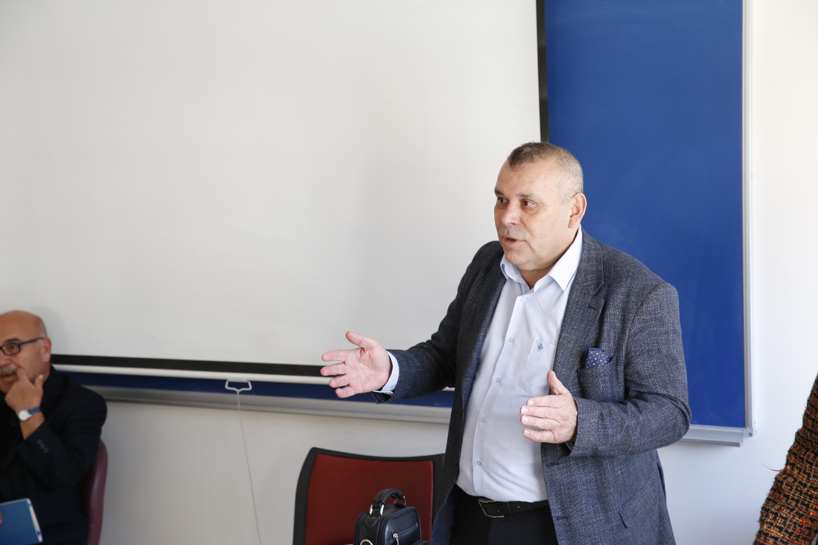 B08B3503 D9Ce 4794 9Cad F120B228E7Fc