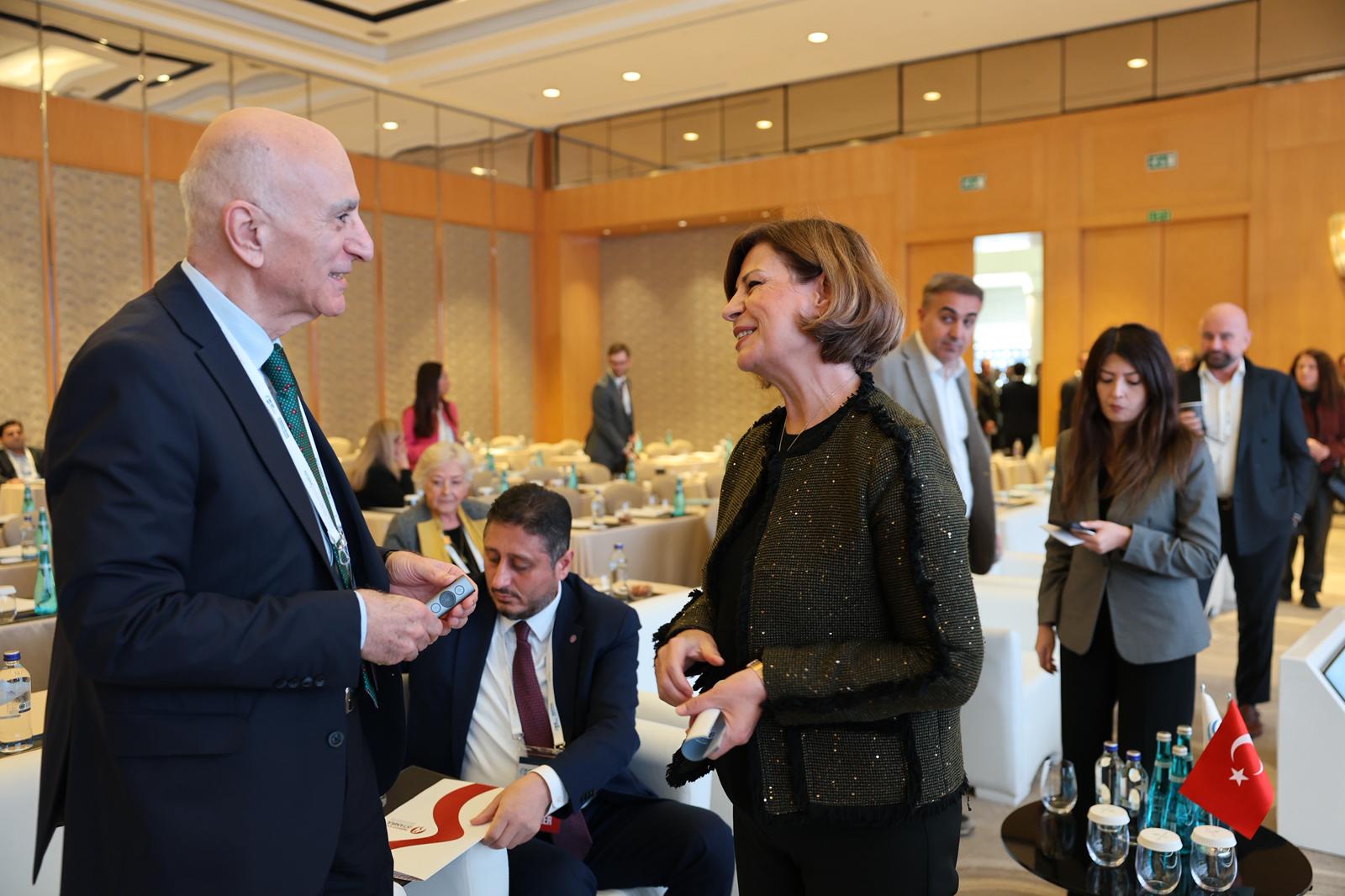 Başkan Ünlüce Boğazi̇çi̇ Zi̇rvesi̇’nde (6)