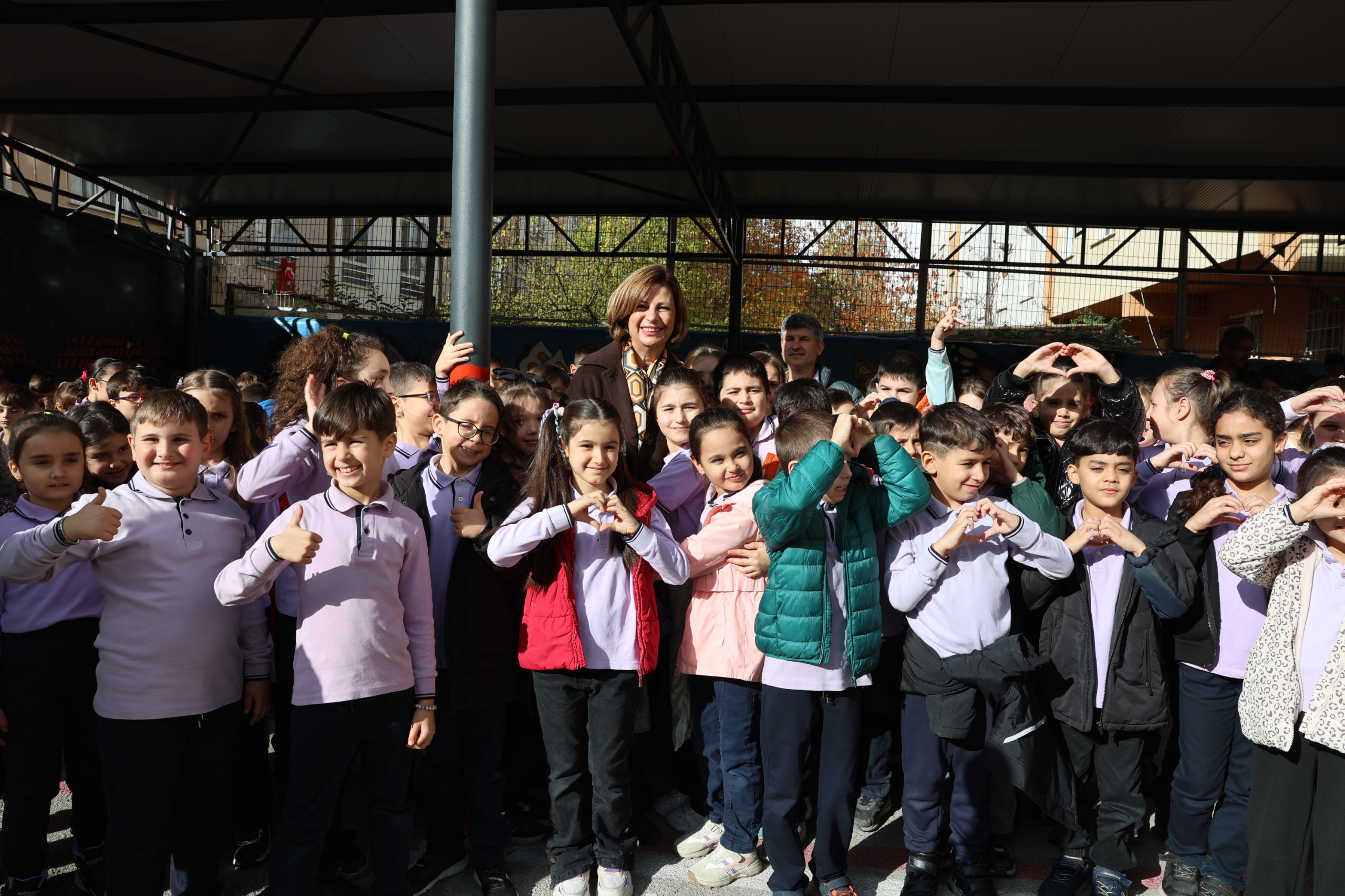 Başkan Ünlüce Mezun Olduğu Okulda (2)