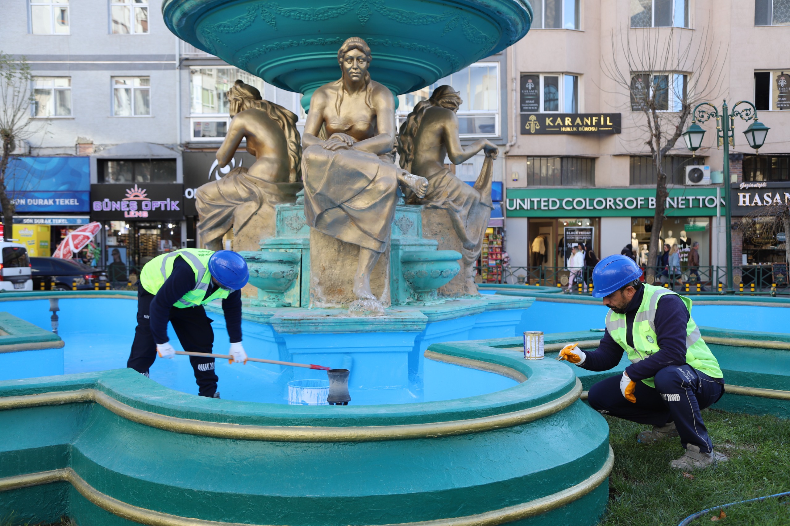 Büyükşehi̇rden Havuzlarda Yeni̇leme Çalişmasi (2)