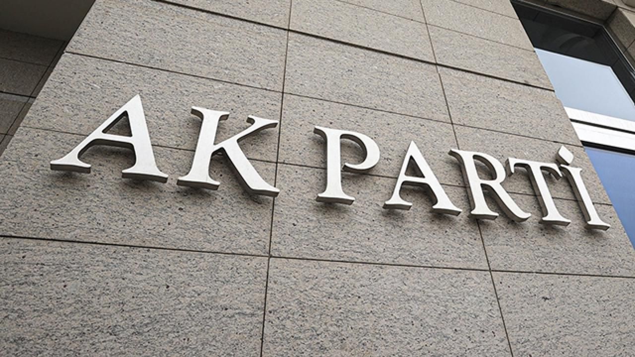 AK Parti Eskişehir'de başkan yardımcısı istifa etti