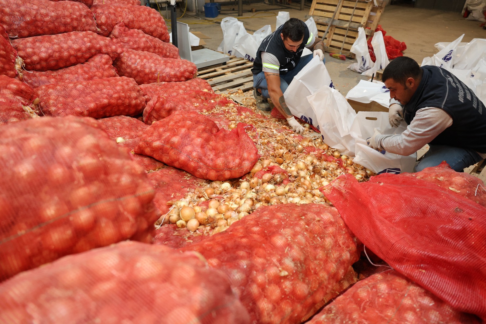 Büyükşehi̇rden 2025’Te De Dayanişma Ve Hi̇zmet Seferberli̇ği̇ (13)