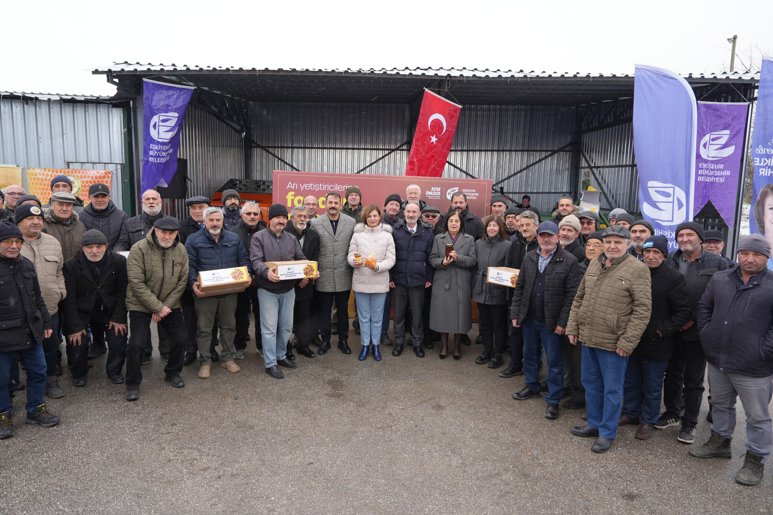 Büyükşehi̇rden Aricilara Büyük Destek (5)