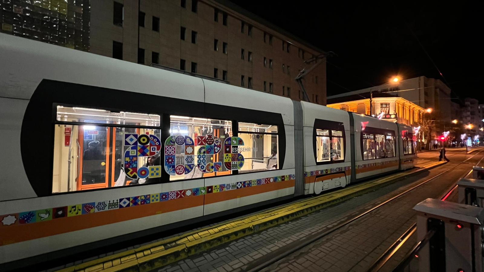 Eski̇şehi̇r, 2026’Ya Özel Tasarimiyla Yeni̇ Yila Hazirlaniyor (3)