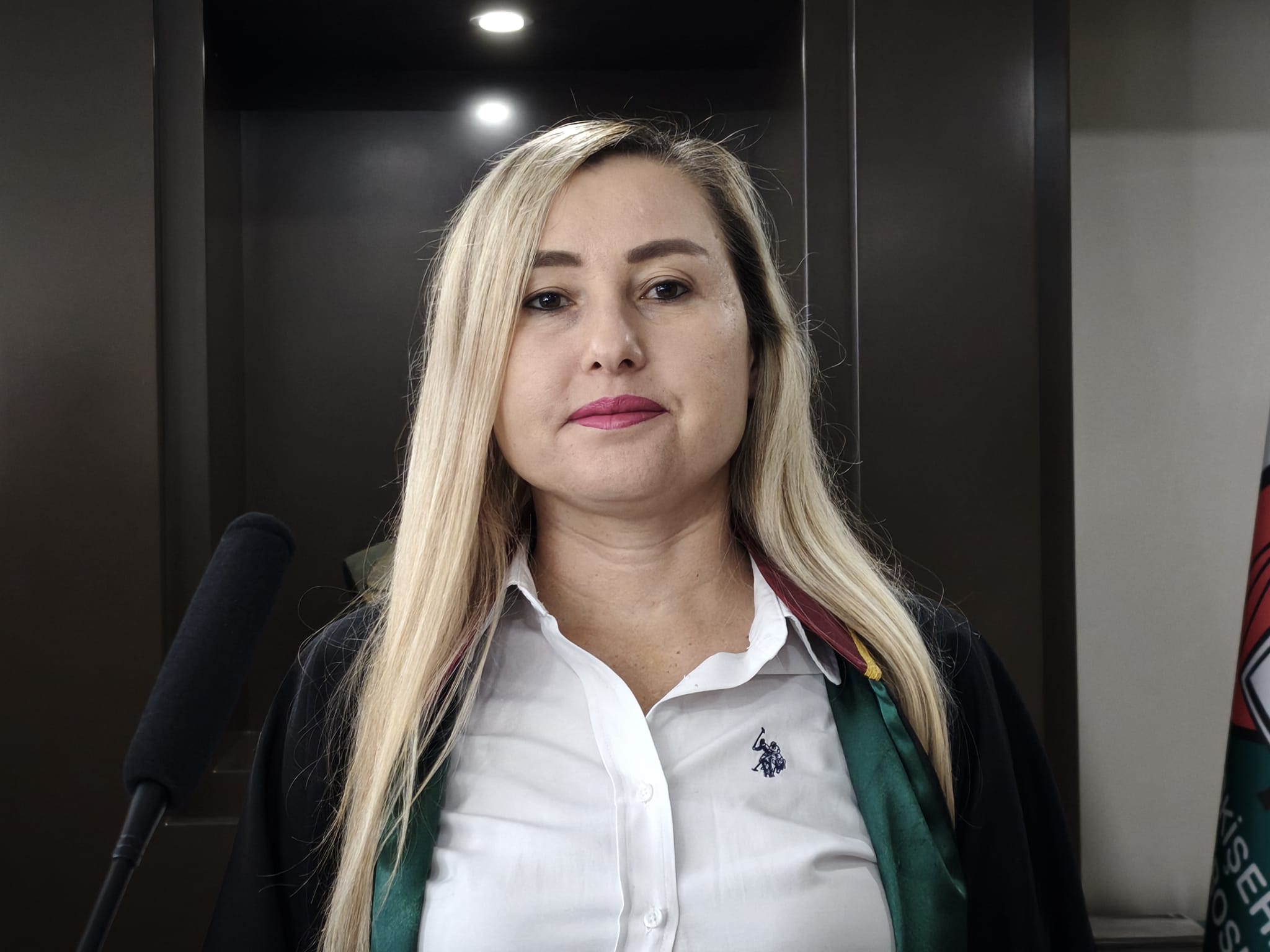 F5090F8A 3B65 4B43 8377 E3B95De8C26D