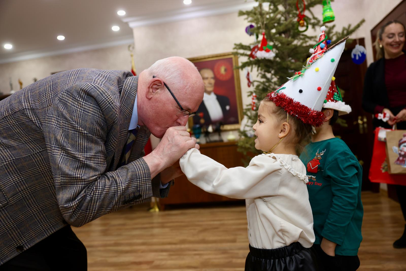 Miniklerden Başkan Kurt’a Yeni Yıl Ziyareti (2)