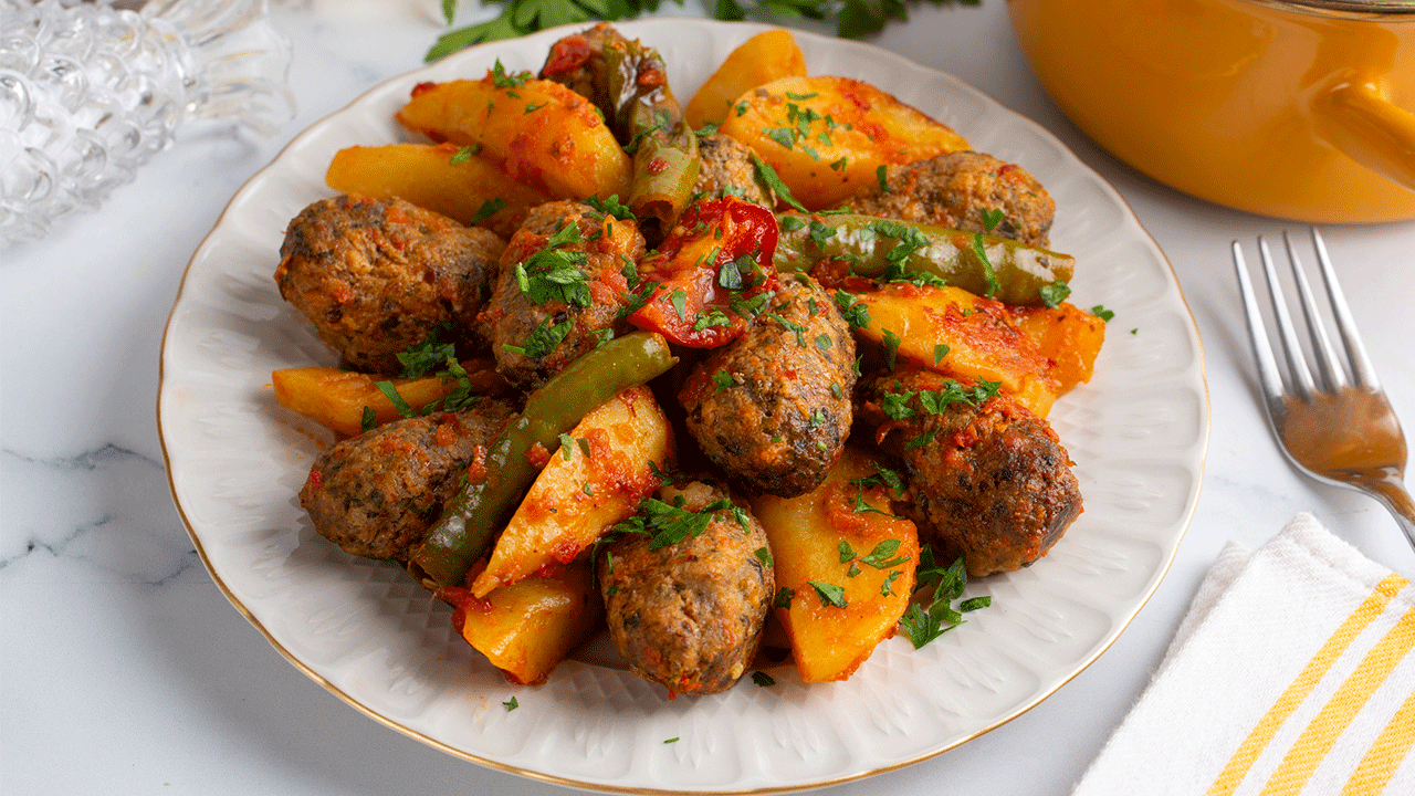 Usta Dokunuşlu Lokanta Usulü Fırın Köfte Patates Tarifi