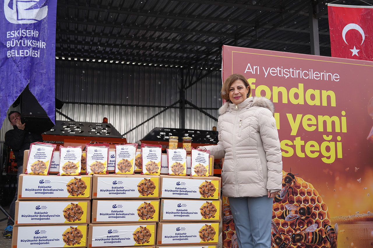 B Ü Y Ü K Ş E H İ R D E N A R I C I L A R A Y A K L A Ş I K 7 B İ N T O N F O N D A N A R I Y E M İ D E S T E Ğ İ (1)