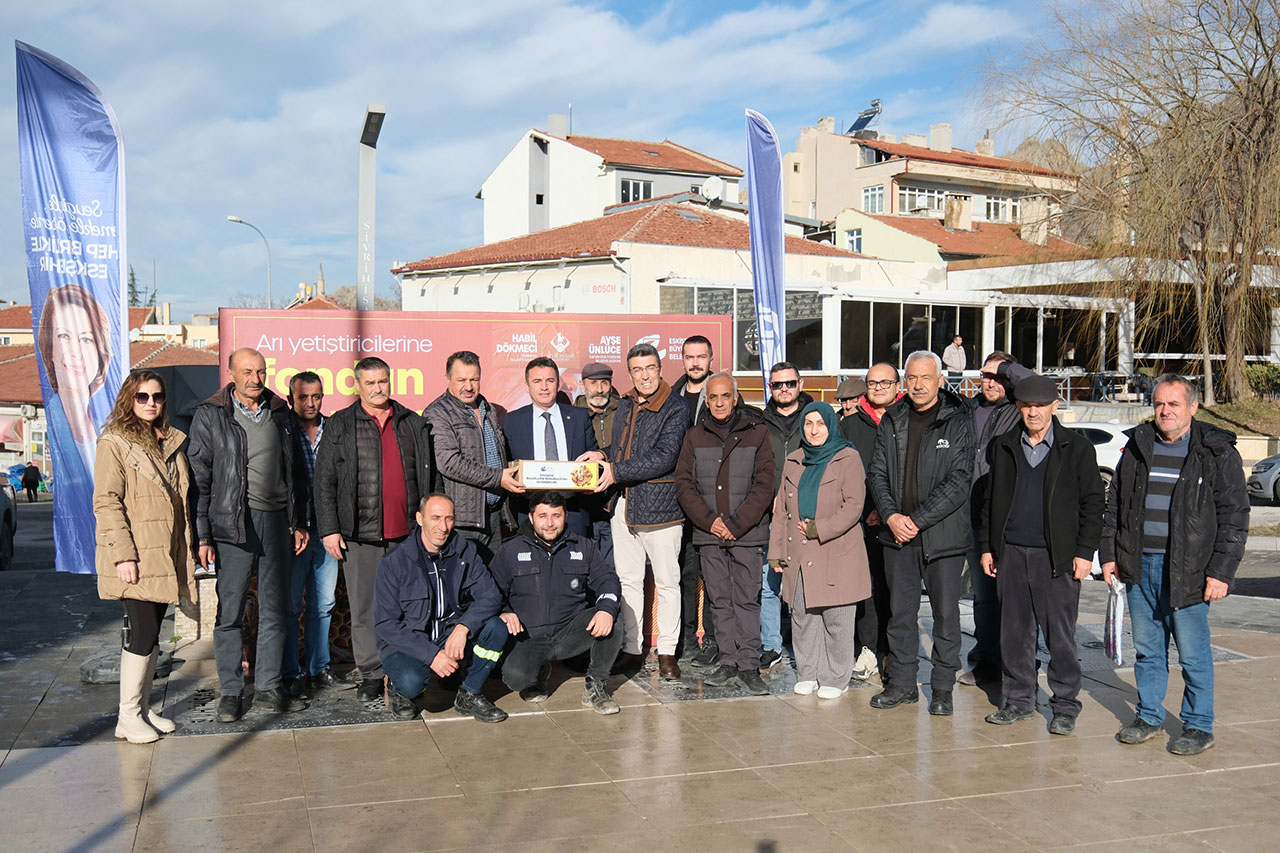 B Ü Y Ü K Ş E H İ R D E N A R I C I L A R A Y A K L A Ş I K 7 B İ N T O N F O N D A N A R I Y E M İ D E S T E Ğ İ (9)