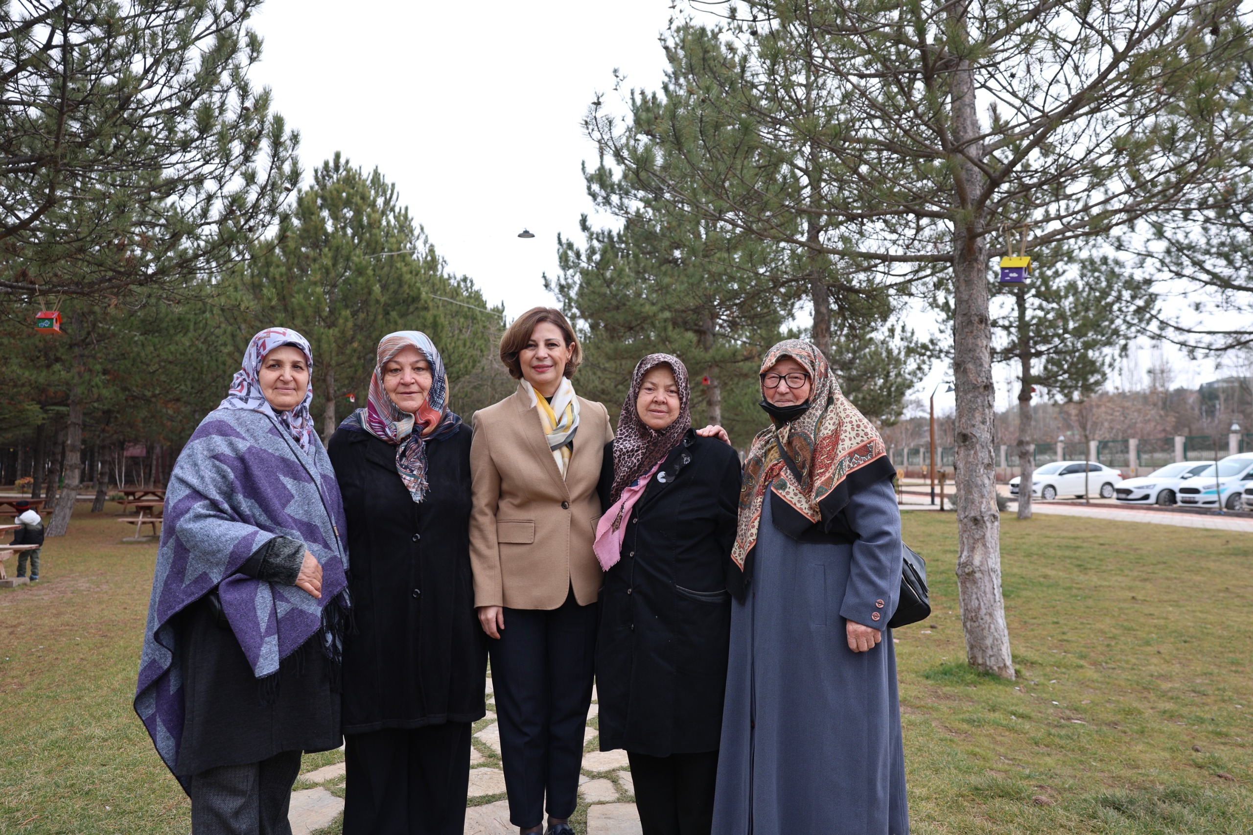 Başkan Ünlüce “Kadinlarin Yüzü Gülerse Bi̇zi̇m De Güler” (5)