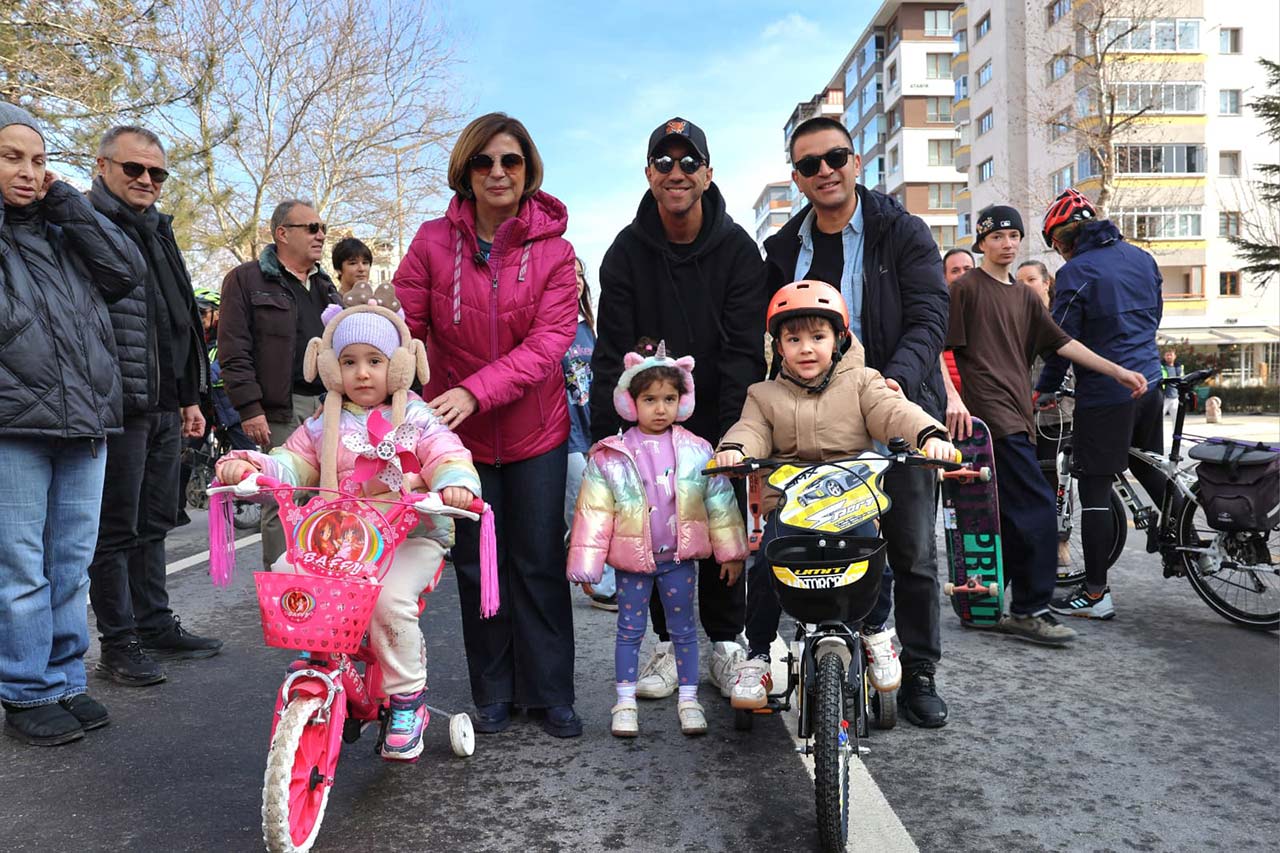 E S K İ Ş E H İ R A R A B A S I Z P A Z A R G Ü N Ü N D E N E F E S A L D I (21)