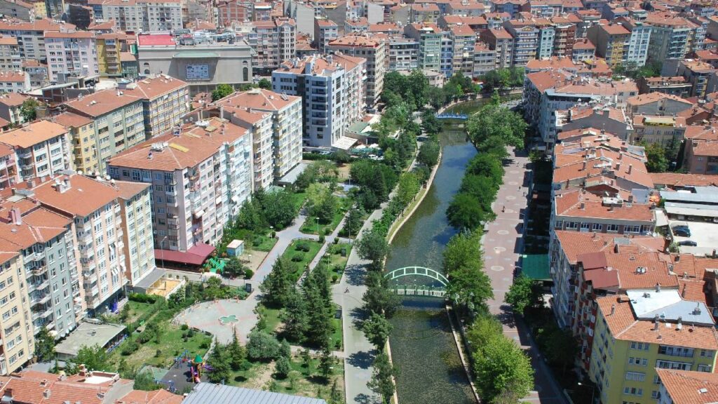 En Kalabalik Eskisehir Ilcesi 4 1024X576
