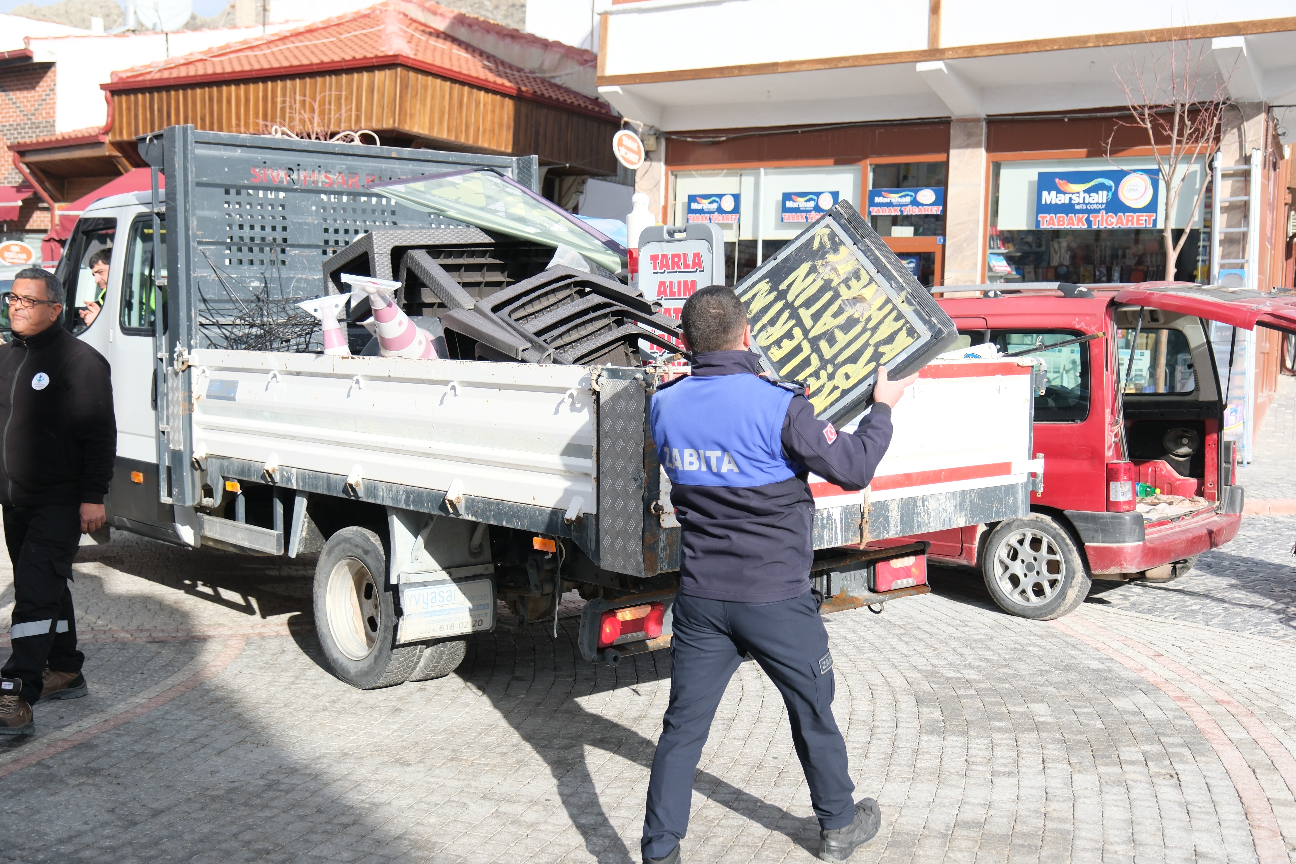 Sivrihisar’da Kaldırım İşgallerine Zabıta Geçit Vermiyor (3)