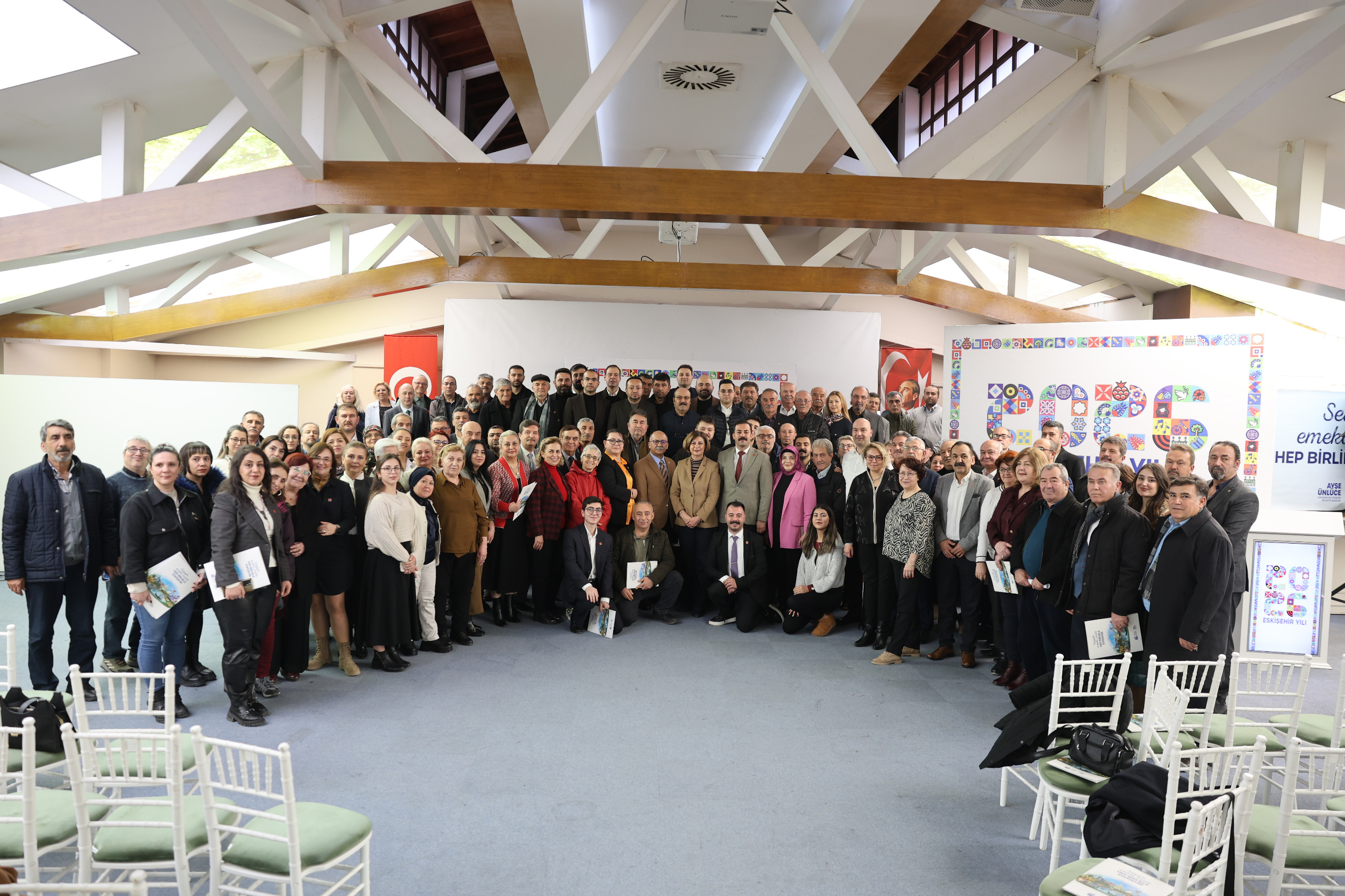 “2026 Eski̇şehi̇r Yili” Projeleri̇ Parti̇li̇lerle Paylaşildi (5)