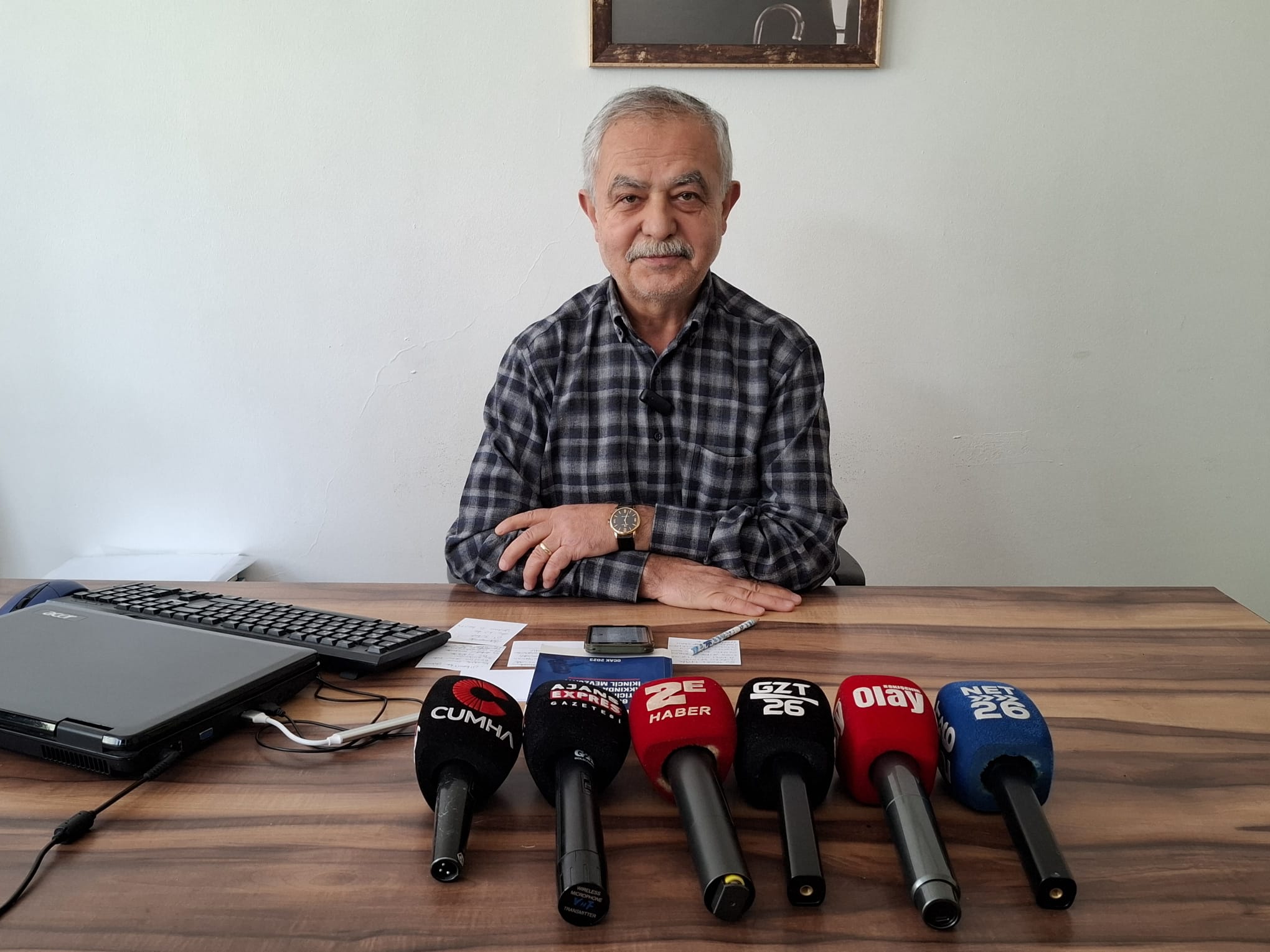 D3D4A458 C3Dd 4E37 83Ca 563702B10878