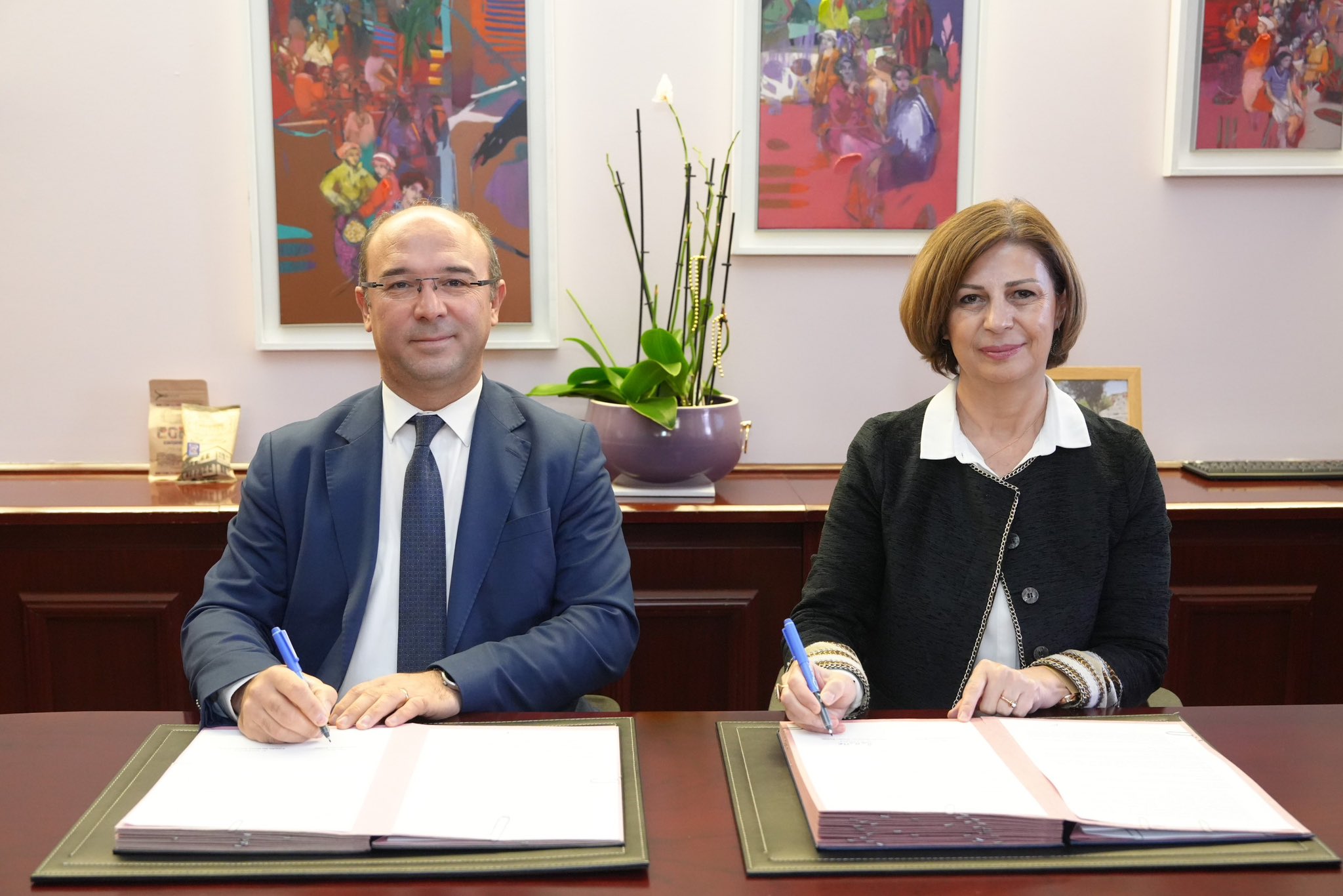 H A9Smso X Q A A Ayz6