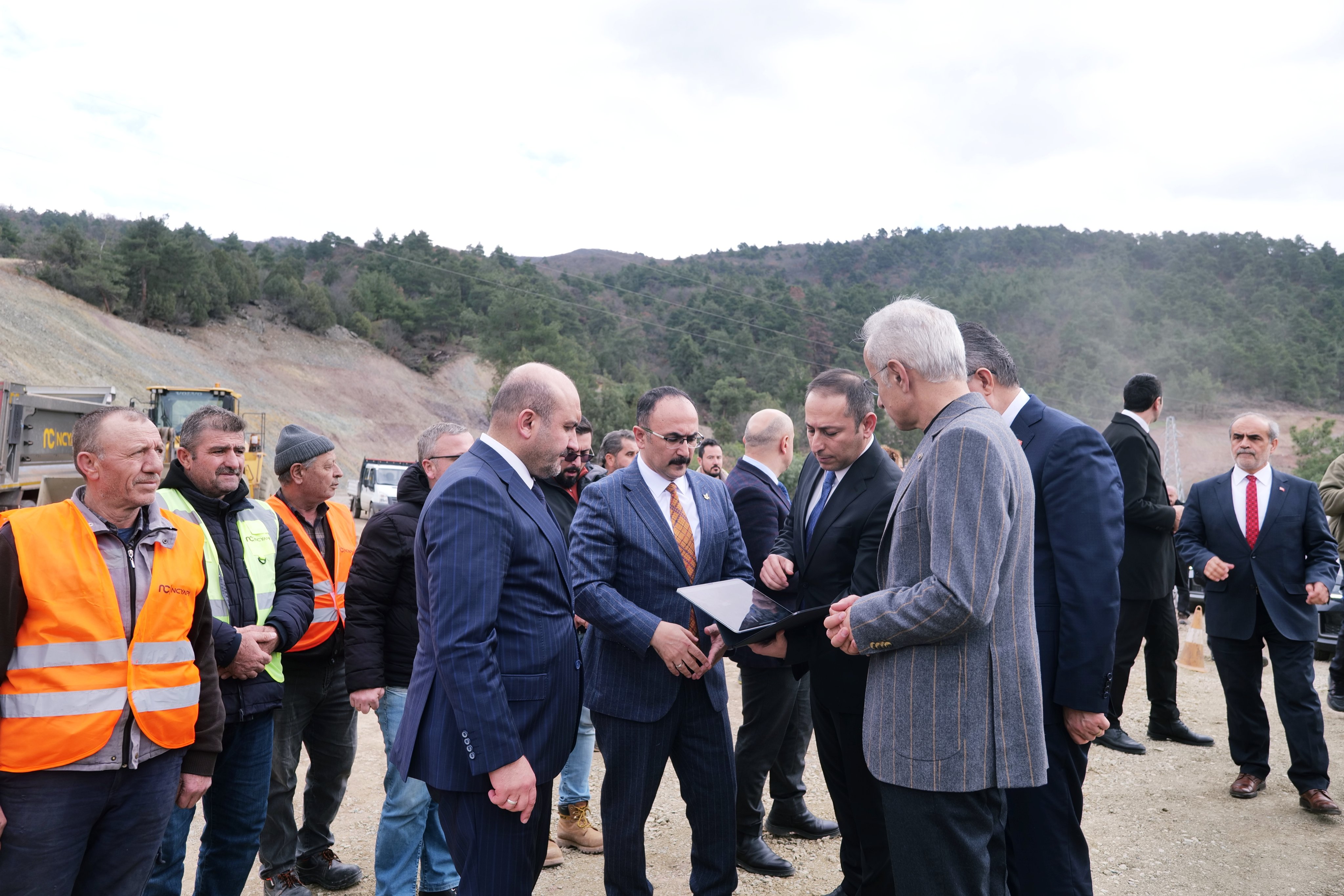 H Bs Btir W U A A T Q64