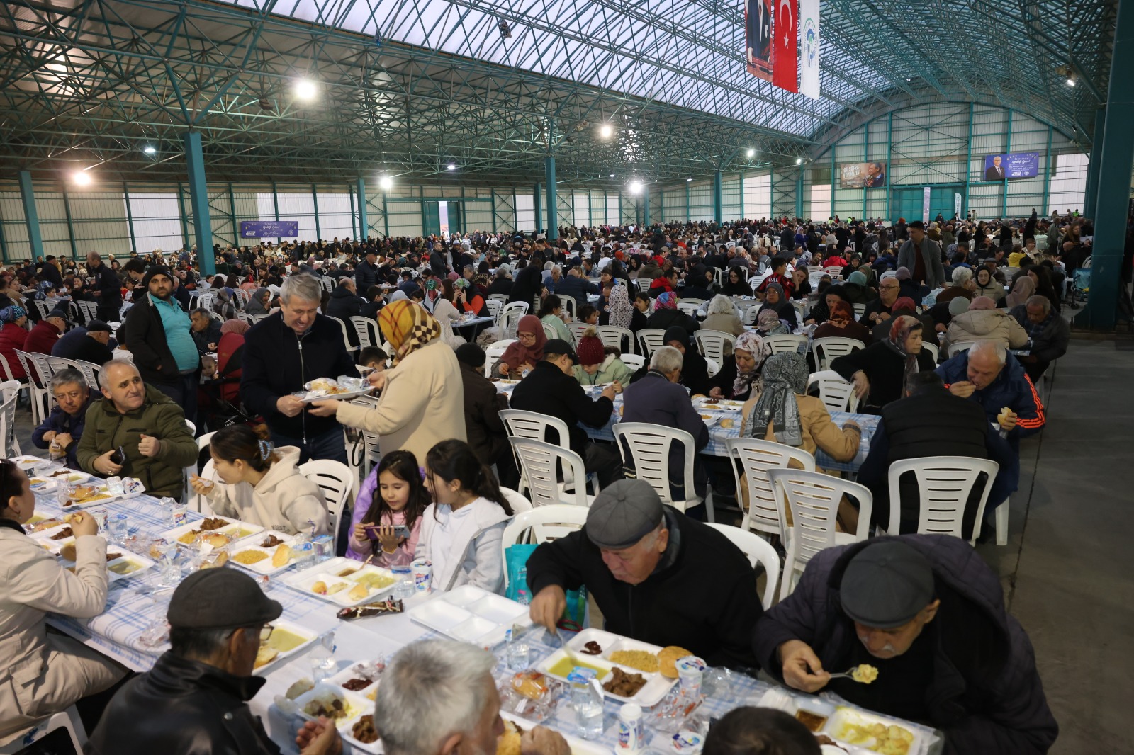 Odunpazarı’nda Ramazan Sofraları Dayanışmayla Kuruluyor (1)