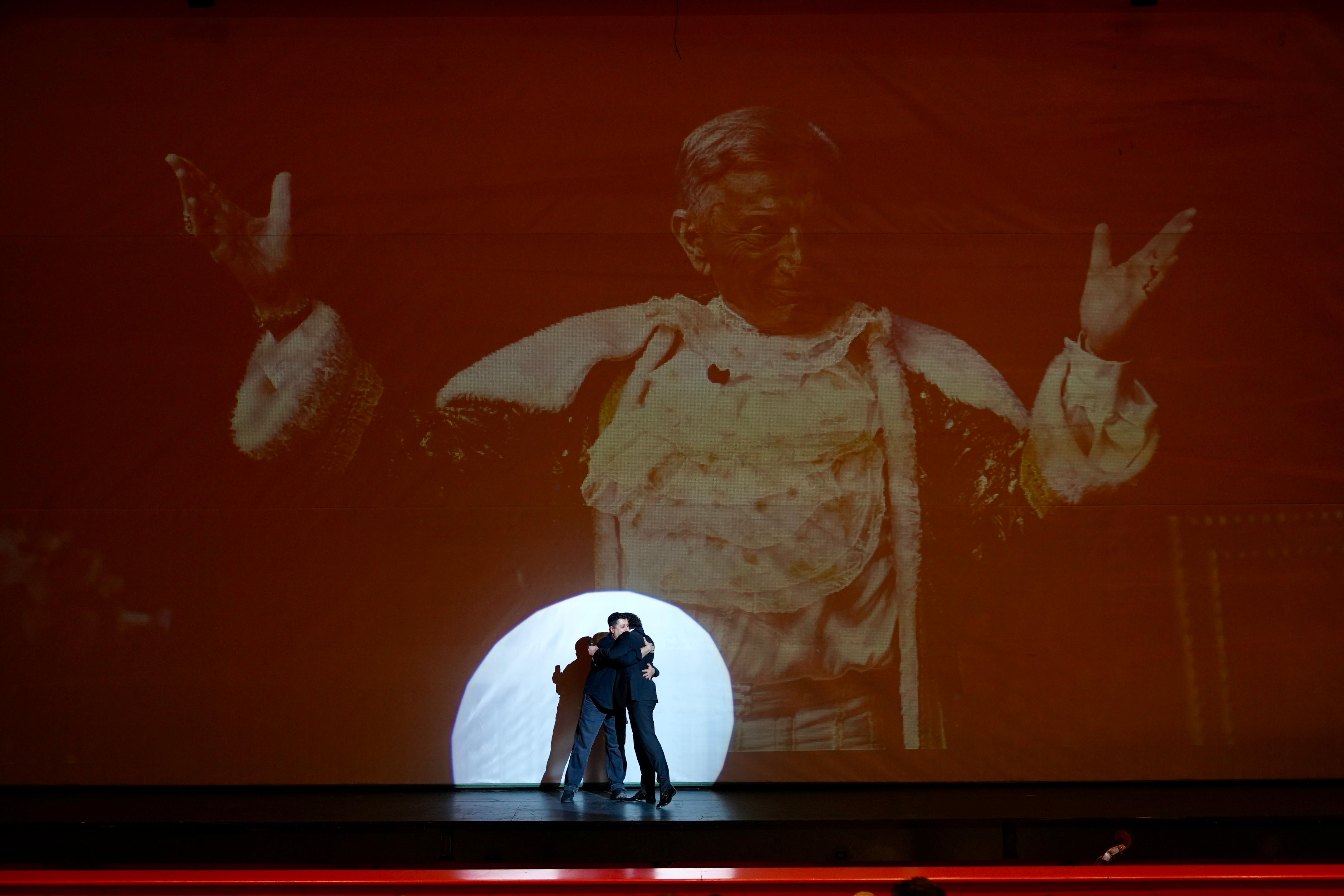 Şehi̇r Ti̇yatrolari Haldun Dormen’i̇ Unutmadi (2)