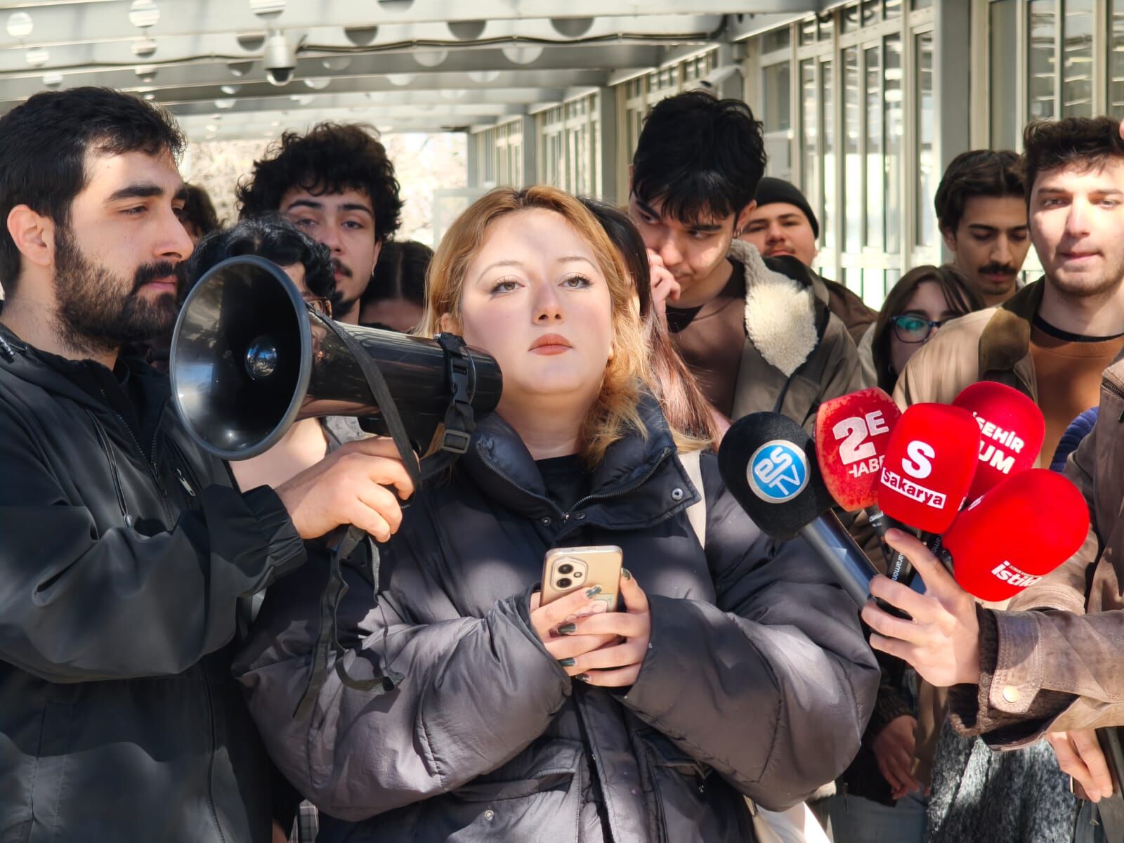 4Ca73892 D833 4Ee3 Baa3 86F09D2A59Eb