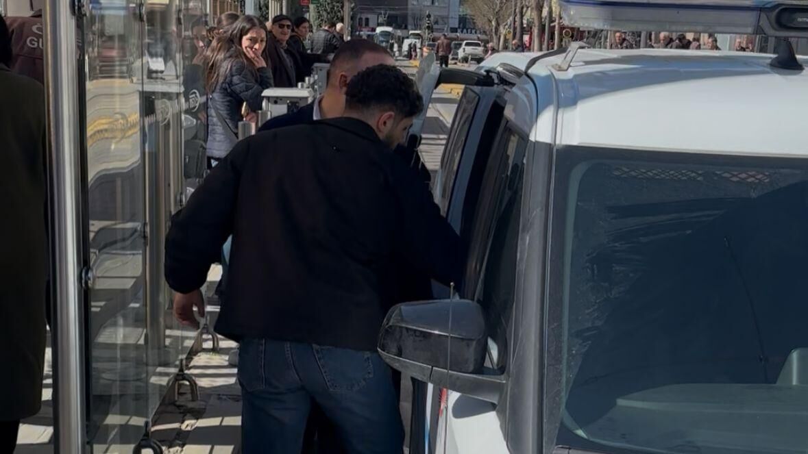 6E73F824 2460 441C A81D 4Df3Cef92422