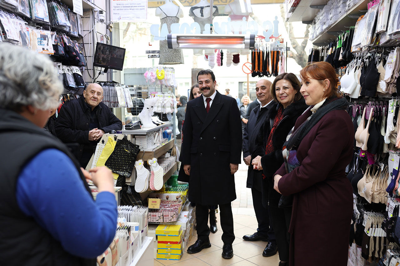 B A Ş K A N Ü N L Ü C E E S N A F V E V A T A N D A Ş I N T A L E P L E R İ N İ D İ N L E D İ (6)