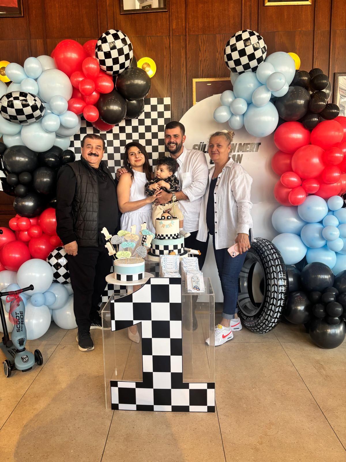 F1E56534 B549 4B1E 8Acd 1Fcacb170303