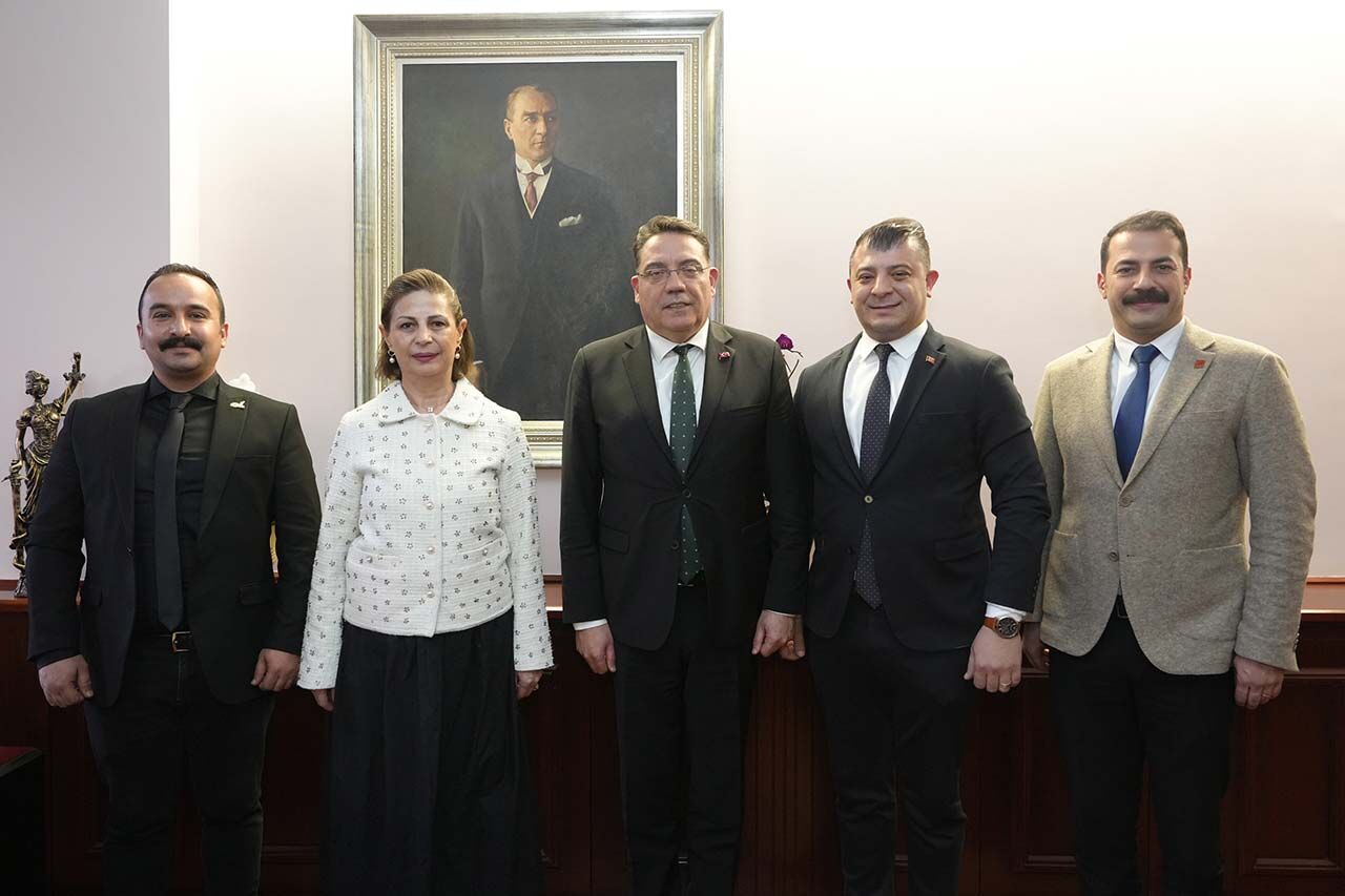 B A Ğ C I O Ğ L U’ N D A N B A Ş K A N Ü N L Ü C E’ Y E Z İ Y A R E T (2)