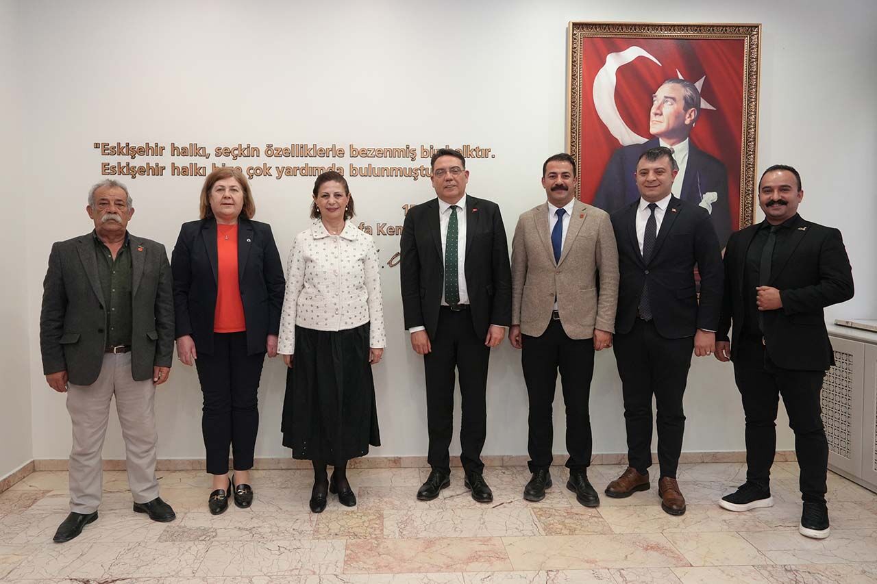 B A Ğ C I O Ğ L U’ N D A N B A Ş K A N Ü N L Ü C E’ Y E Z İ Y A R E T (3)