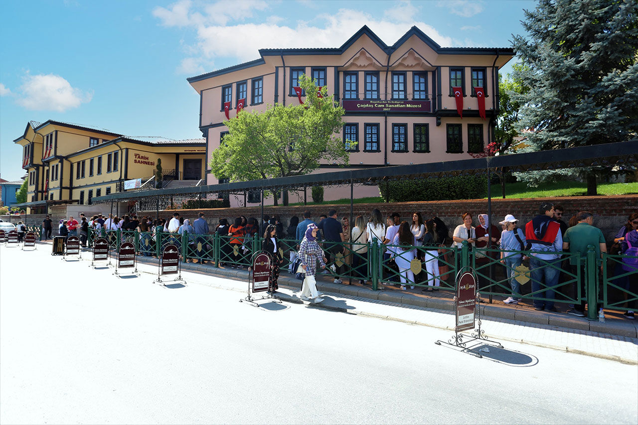 B Ü Y Ü K Ş E H İ R D E N 23 N İ S A N D Ü Z E N L E M E S İ (10)