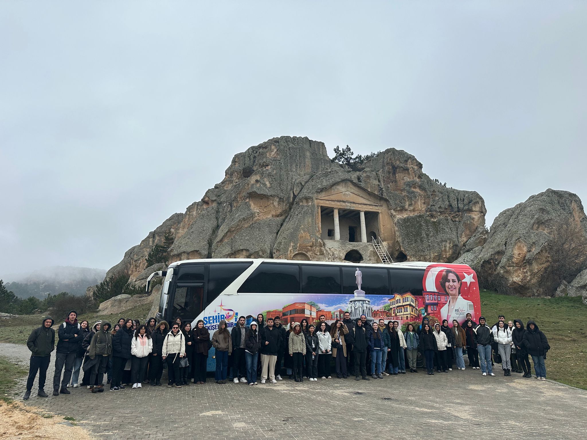 Eski̇şehi̇rli̇ Gençler Tari̇hi̇n Ve Doğanin İzi̇nde (1)