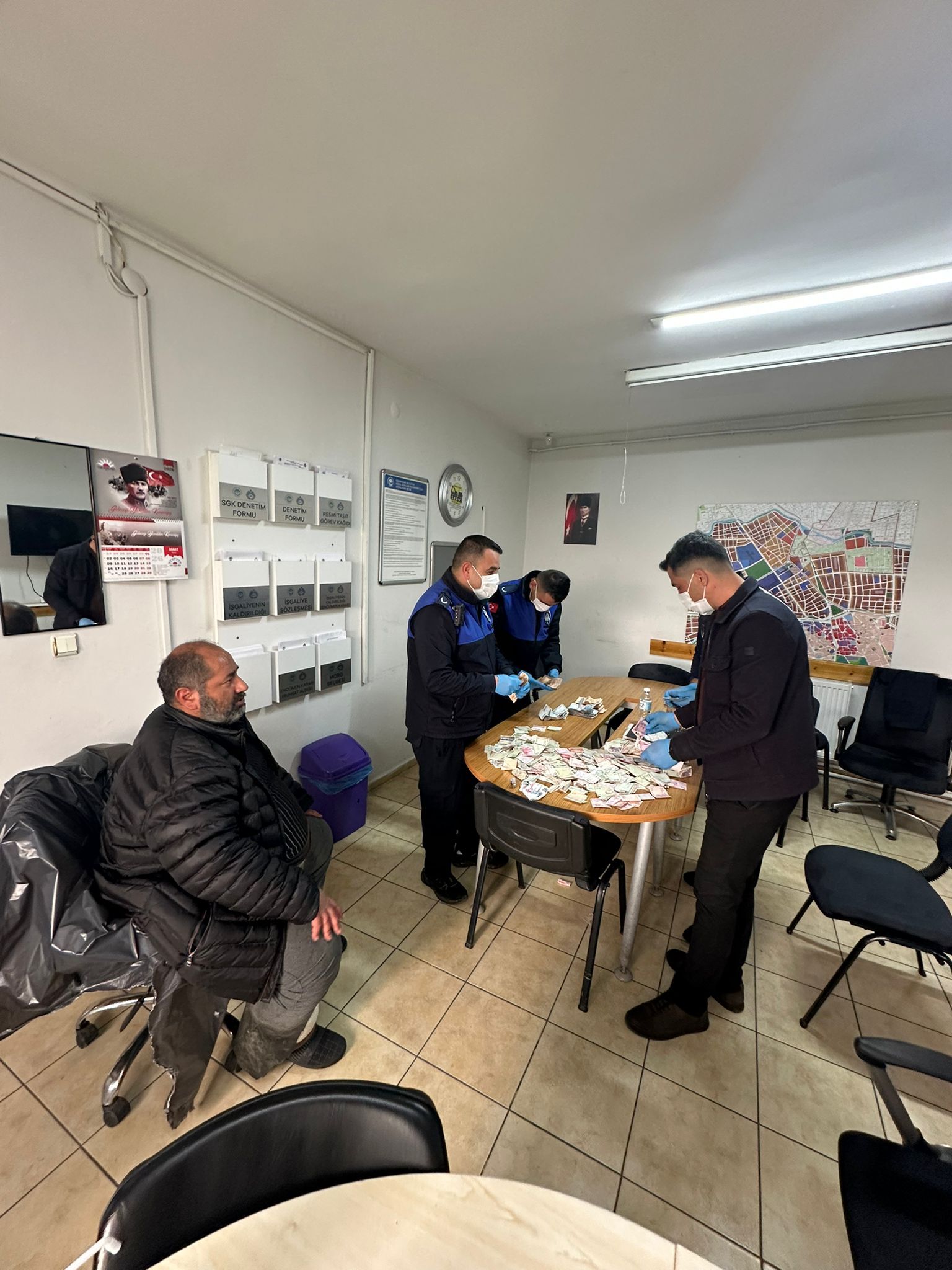 İthal Dilenciye Zabıta Müdahalesi Bir Günde 30 Bin Lira Topladı (3)