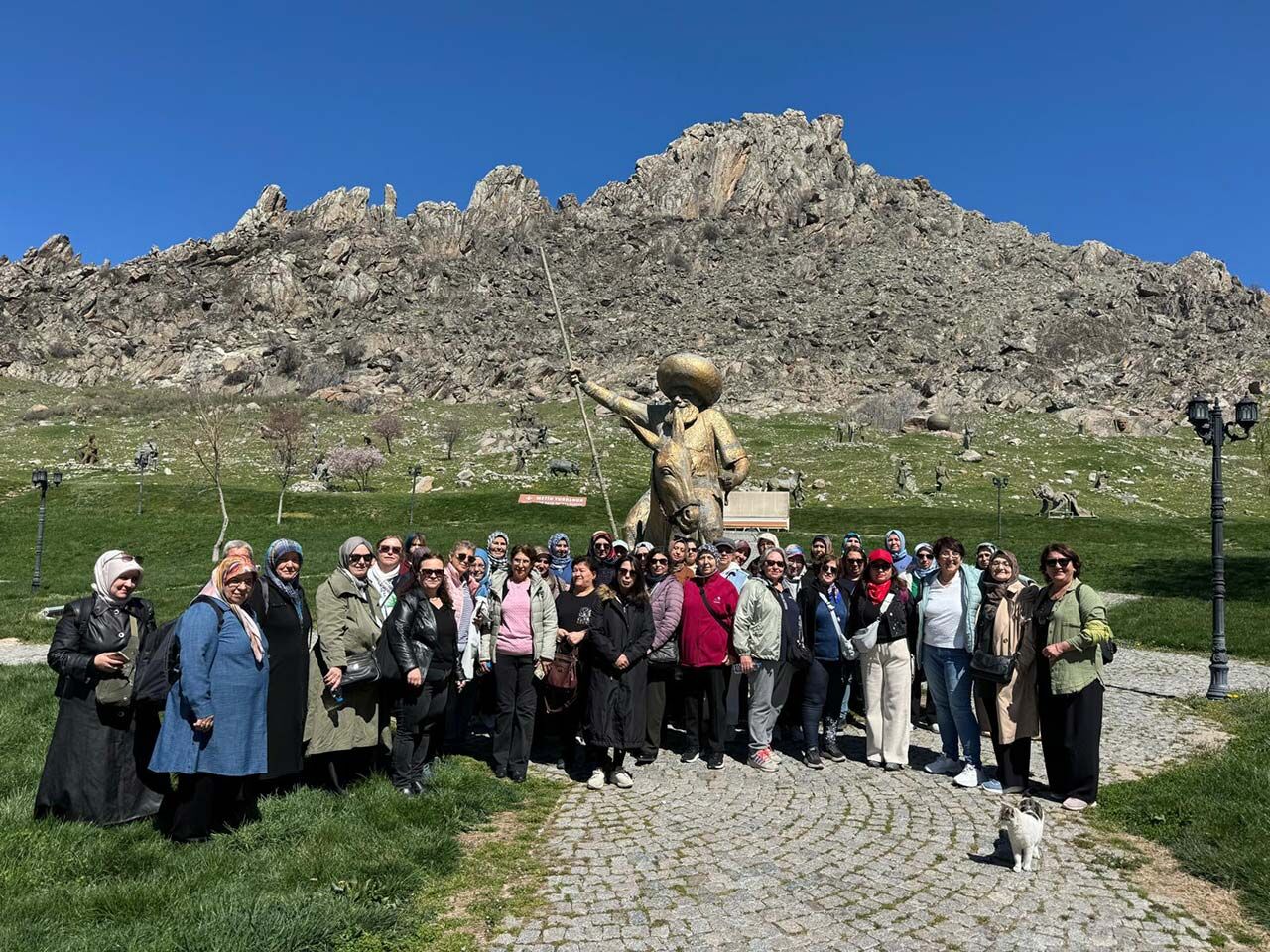 K Ü L T Ü R E L M İ R A S G E Z İ L E R İ T Ü M H I Z I Y L A D E V A M E D İ Y O R (4)